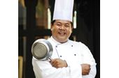 Шеф-повар тайской кухни Янавит Тхирасомбункан