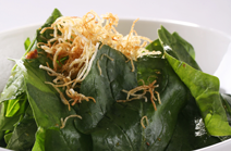 Raw Spinach with Rice Vinegar and Potato Julienne