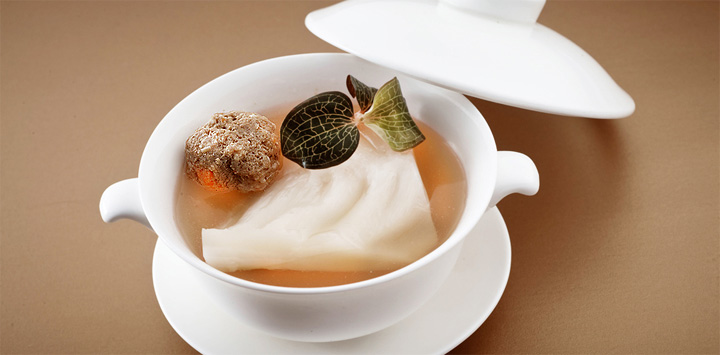 Boiled Fish Maw with Anoectochilus in Pork Broth