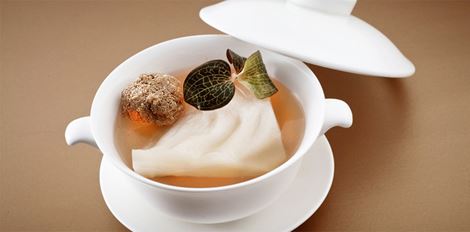 金线莲炖鱼胶浓汤