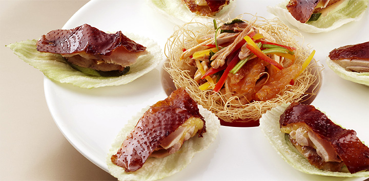 鶏の揚げ物 フォアグラとくらげを添えて