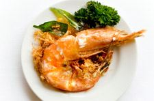 Pan-fried Butter Prawns with Crispy Egg