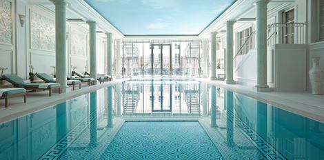 Shangri La Hotel Paris Welcomes Parisians For A Dip In The Pool This Summer Shangri La Hotel Paris