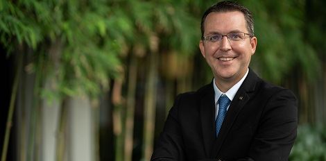 Shangri-La Hotel, Singapore Appoints Tane Picken as New General Manager