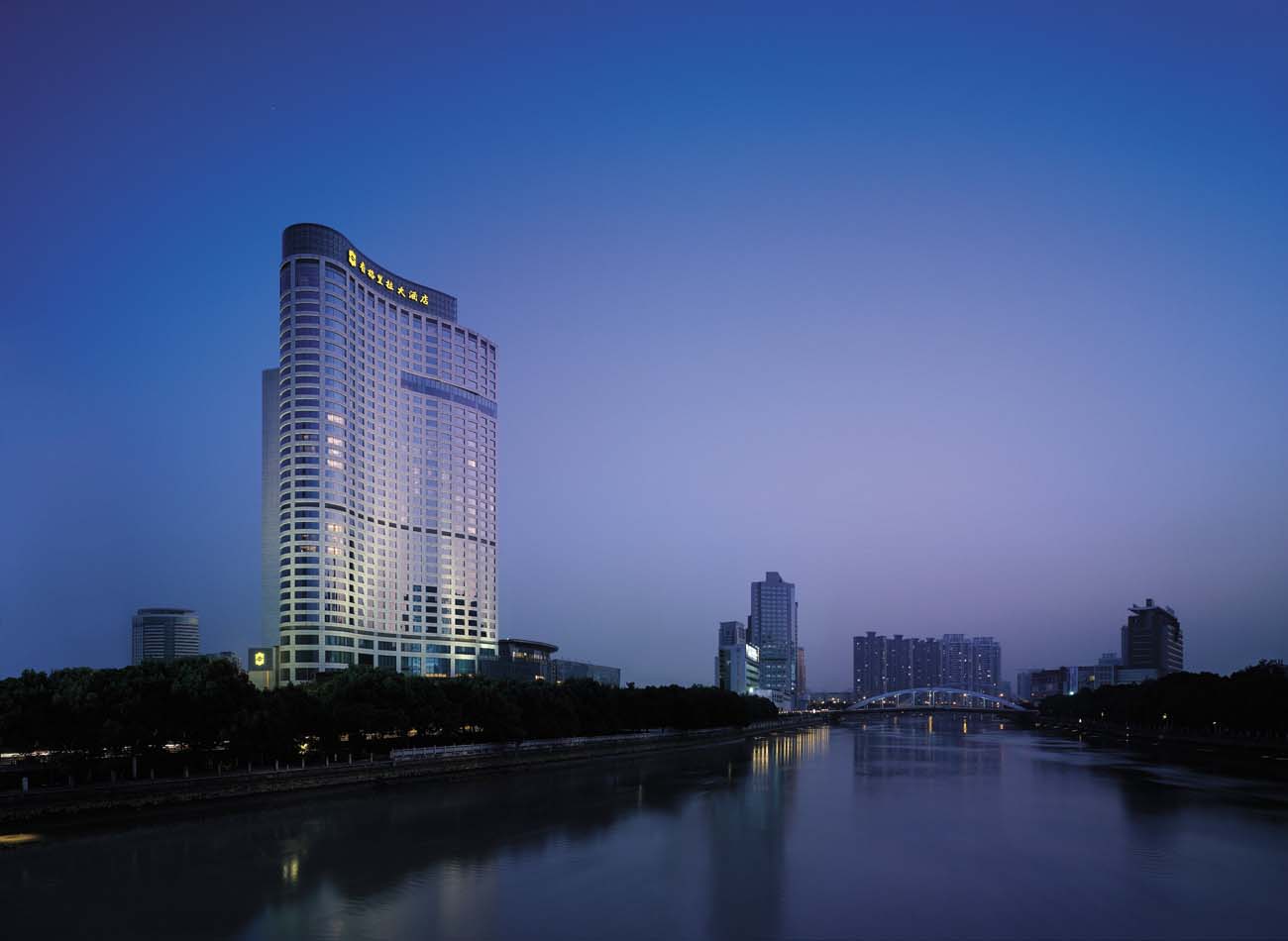Hotel in ningbo luxury 5 star shangri la hotel