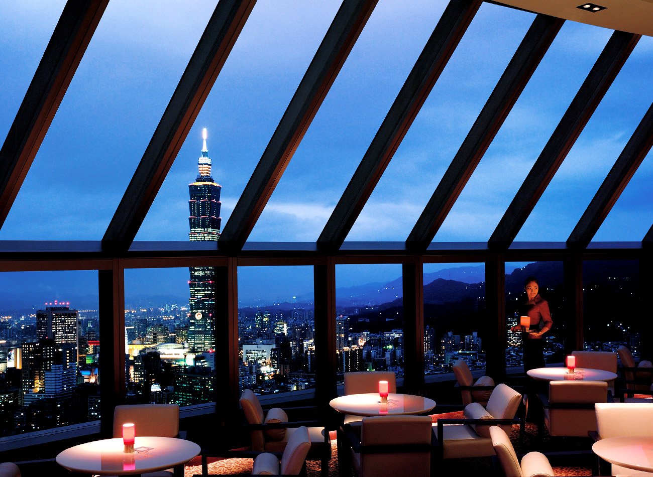 Hotel in Taipei Luxury 5 Star ShangriLa's Far Eastern Plaza Hotel
